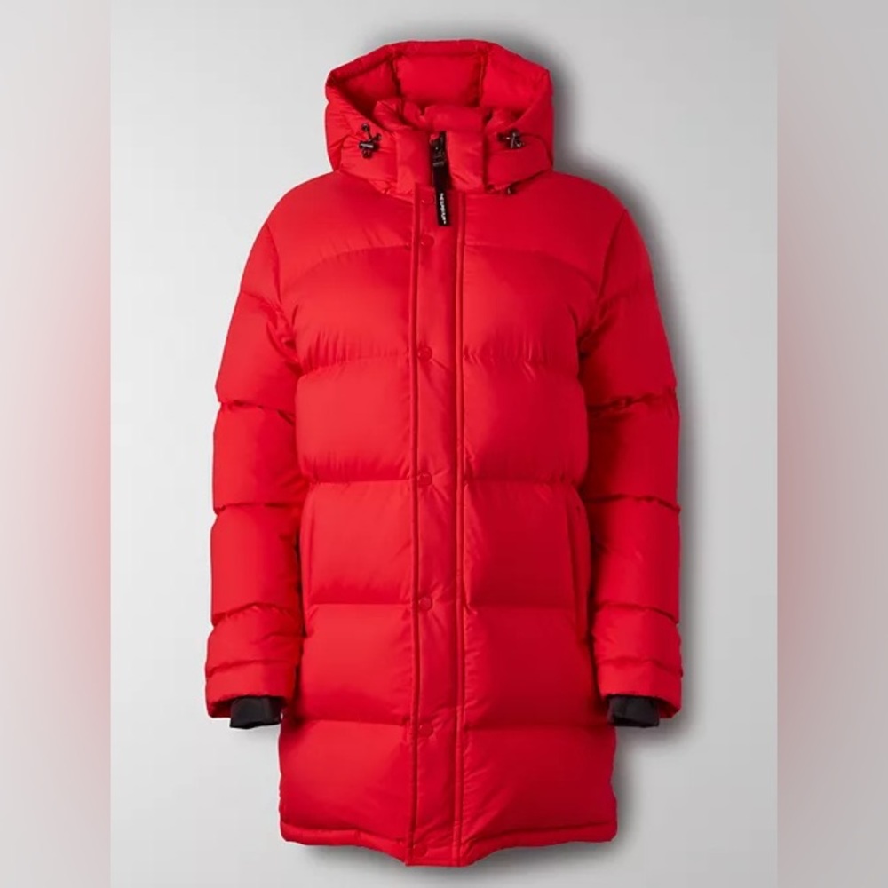 Aritzia TNA Super Puff Mid in Catalina Red